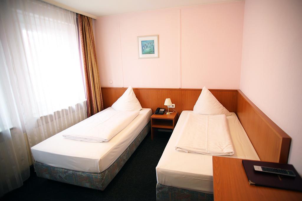 Hotel Lafayette Hamburg-Harburg Buitenkant foto