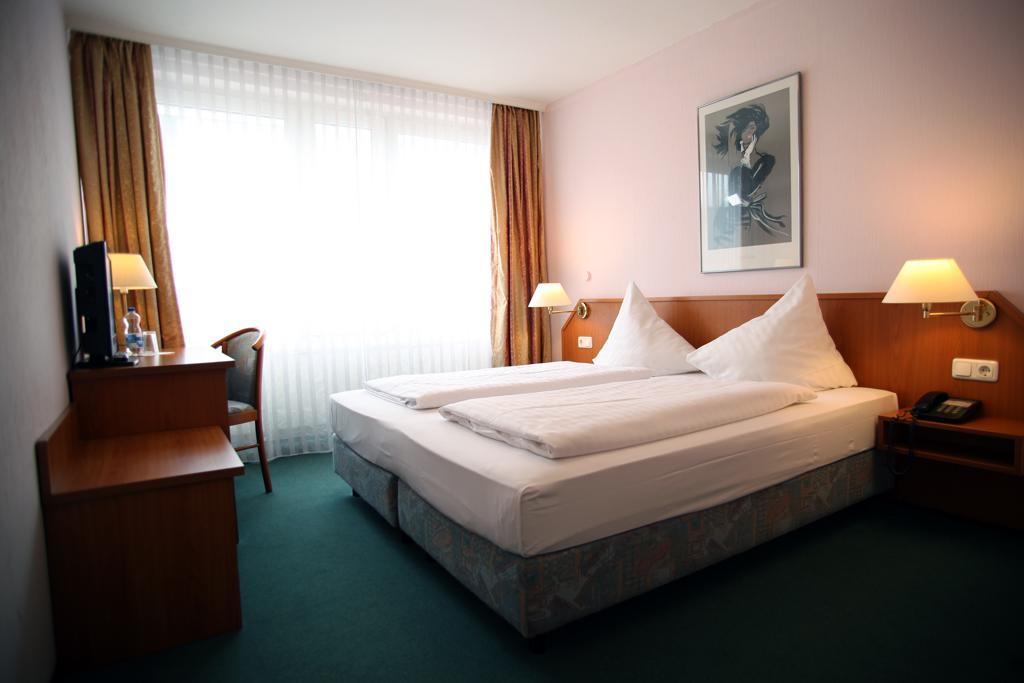Hotel Lafayette Hamburg-Harburg Buitenkant foto